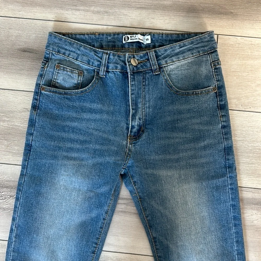 NYJ niyom jeans size small 28